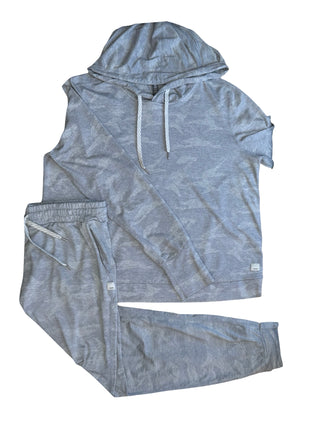 Women's M/L - Gray Camo Vuori Halo Crew and Jogger Set