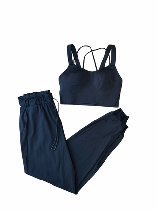 Women's 6 - Black Lululemon Matching On the Fly Jogger and Like a Cloud Bra