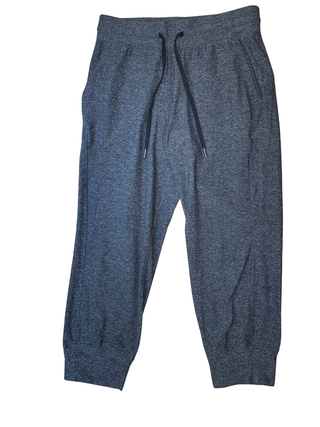 Women's 8 - Heathered Black and Gray Lululemon Ready To Rulu Joggers *Cropped