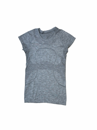 Women's 6 - Gray Lululemon Swiftly Tech Short Sleeve Crew