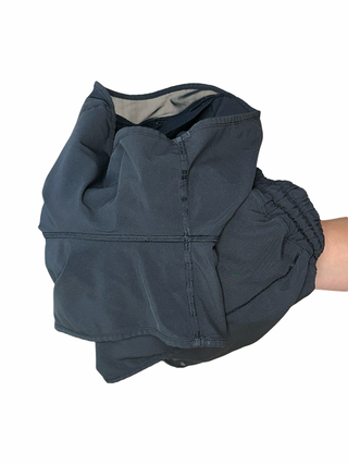 Women's 6 - Black Lululemon Hotty Hot 2 Shorts
