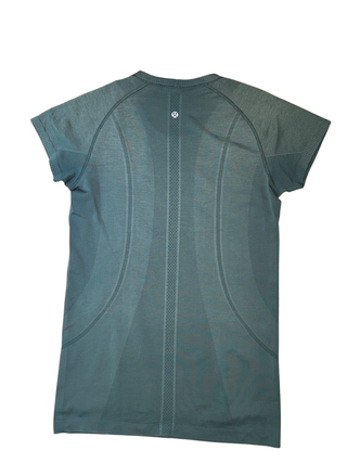 Women's 10 - Green Lululemon Swiftly Tech Short Sleeve Crew