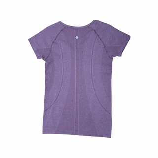 Women's 8 - Purple Lululemon Swiftly Tech Short Sleeve V-Neck